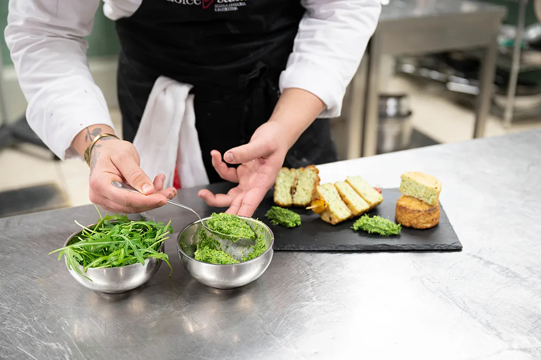 Frittata di Bucatini, rucola e parmigiano