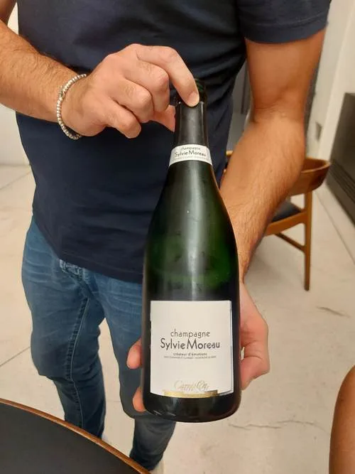 Bluu il mare dentro, lo Champagne Carré Or di Sylvie Moreau