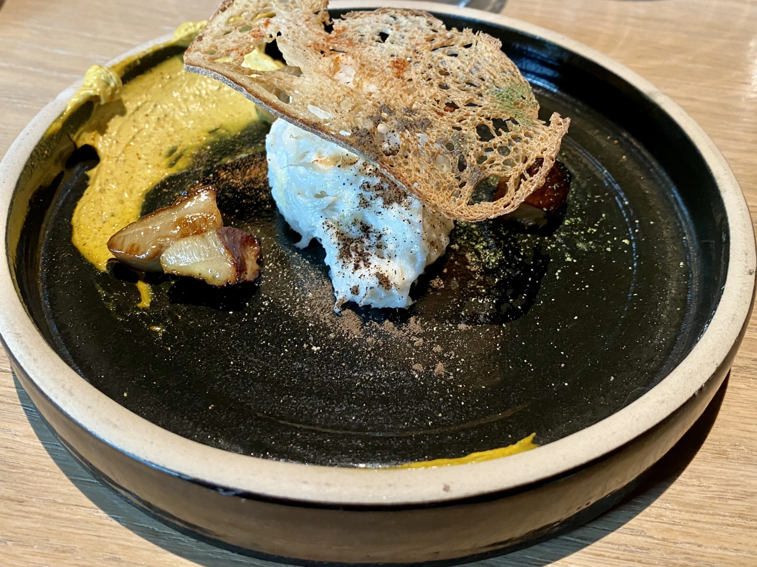 Stoccafisso-mantecato-croccante-di-pane-curry-e-funghi-porcini-Casa-Mazzucchelli