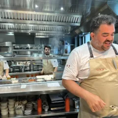 Roy Caceres in cucina