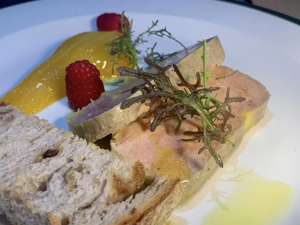 Baccano Roma, terrina di foie gras con pane e fichi