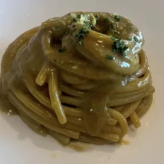 Palazzo Petrucci - Spaghettoni con anemone, erba cipollina e limone