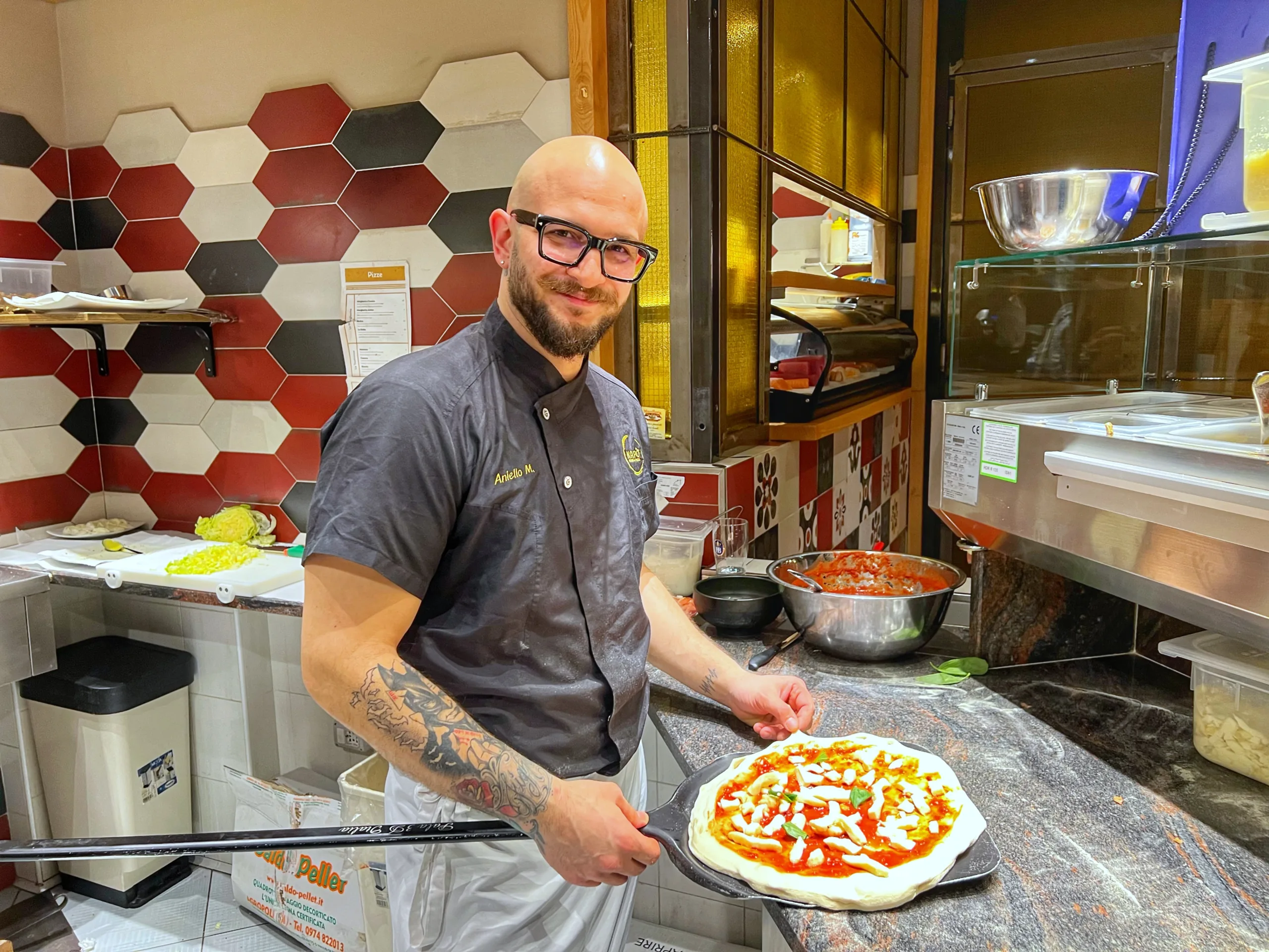 Aniello Mele, pizzaiolo di Napò sushi e pizza di Teggiano, Cilento