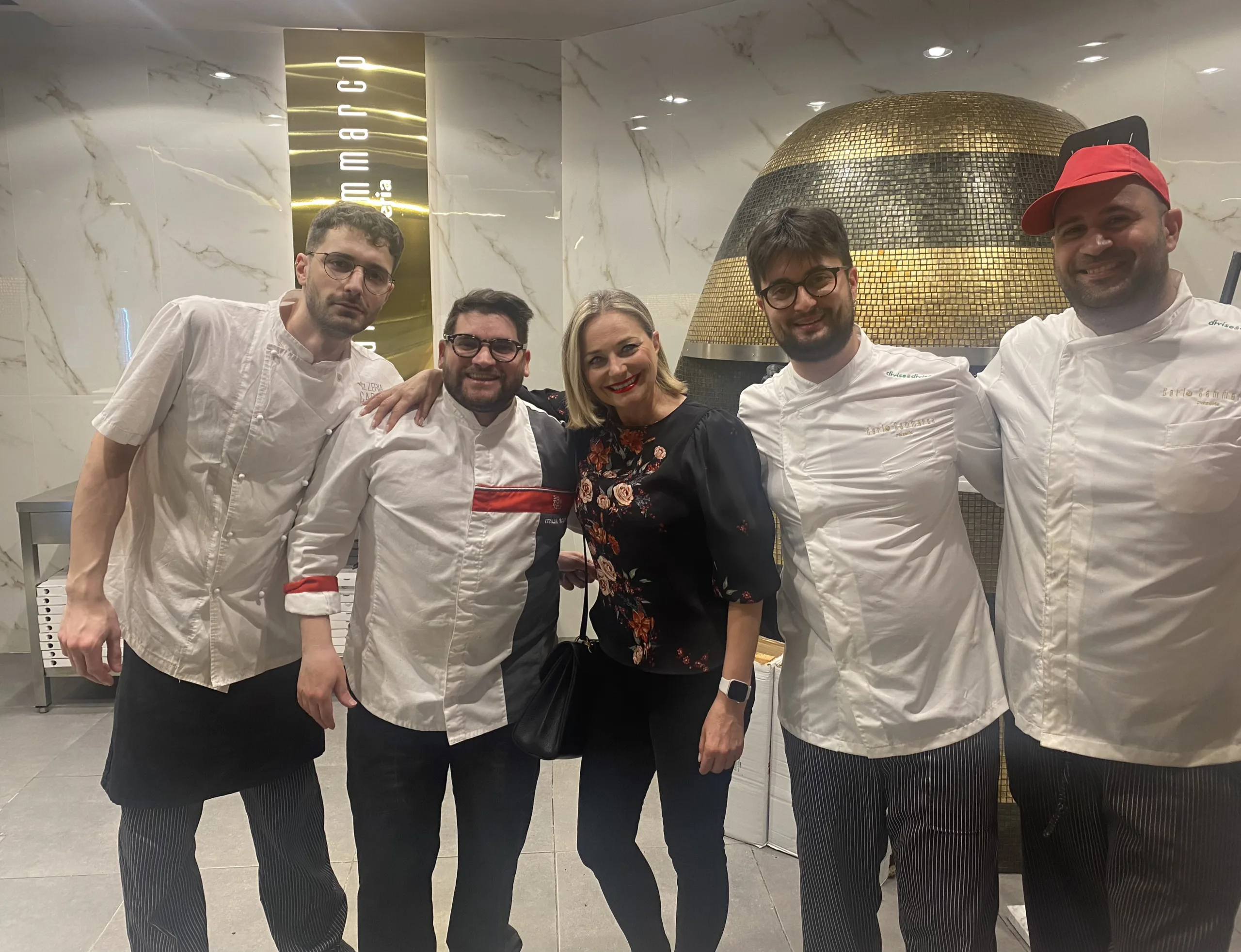 Carlo-Sammarco-collaboratori-e-Antonella-Amodio-Carlo-Sammarco-Pizzeria