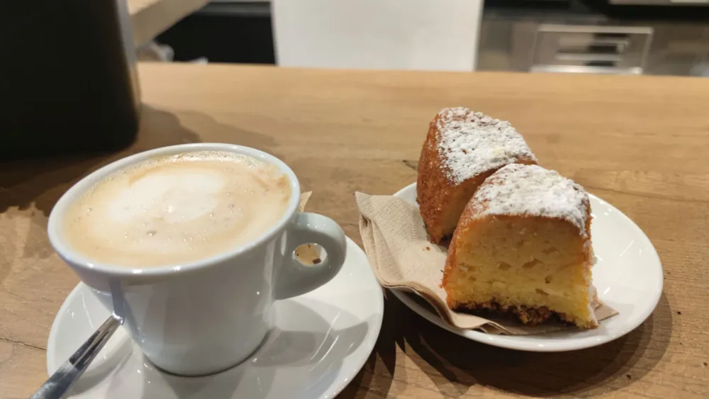 Lievito Francesco Arnesano - cappuccino d'avena e ciambellone