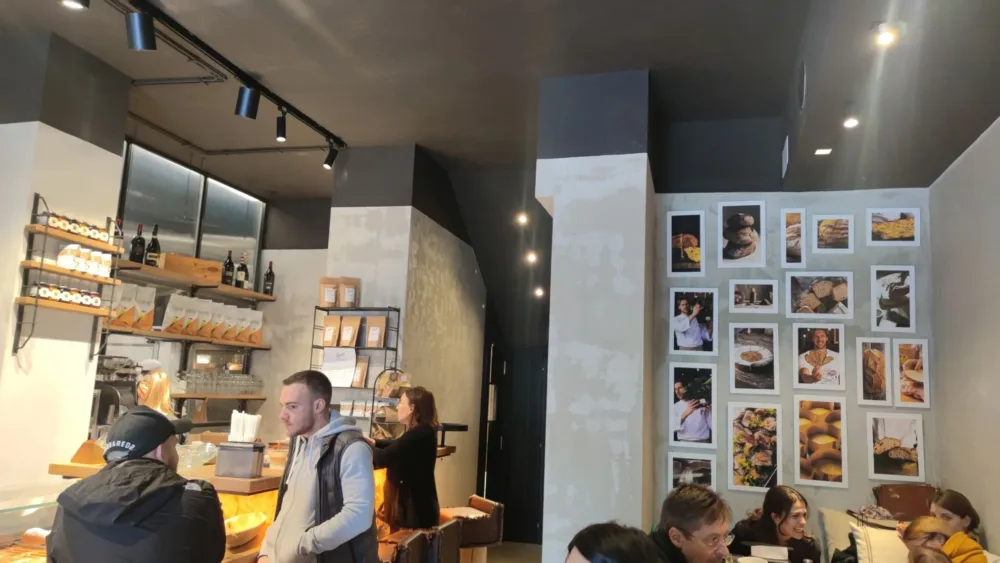 Lievito Francesco Arnesano - un angolo del locale