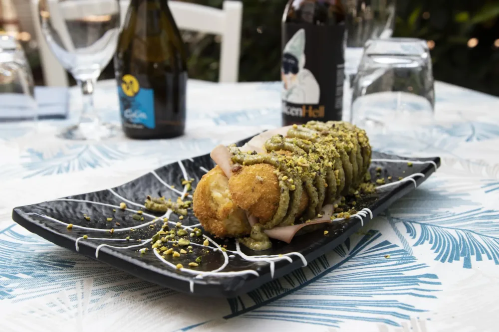 SORRENTINO - Crocchettone farcito con mortadella e pistacchio