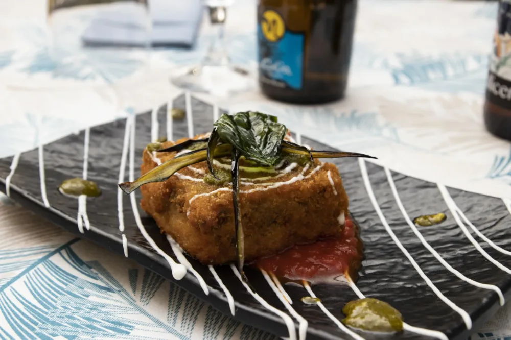 SORRENTINO - Frittatina estiva con salsiccia e melanzane a funghetto