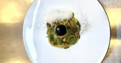 Spaghetto, estratto di melanzana e aria di parmigiano di Simone Pino