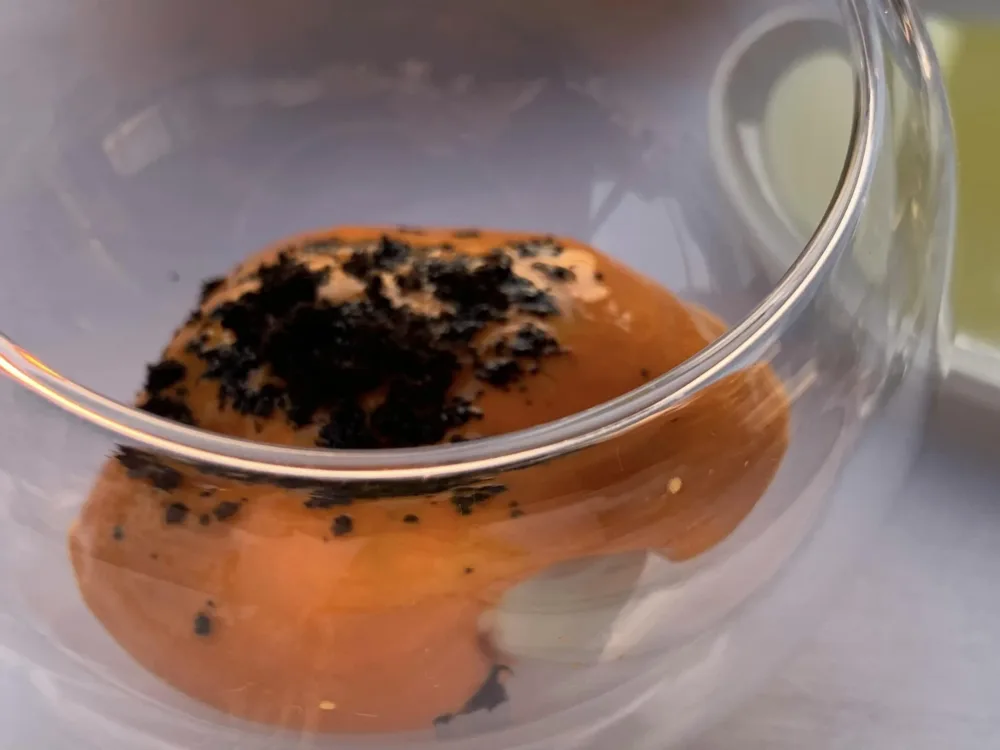  Ristorante Maxi a Capo La Gala, lo scampo in due servizi, con peperone e liquirizia