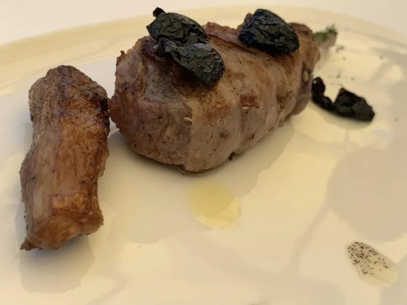 Uliassi a Senigallia, agnello ai carboni e olio alla vaniglia