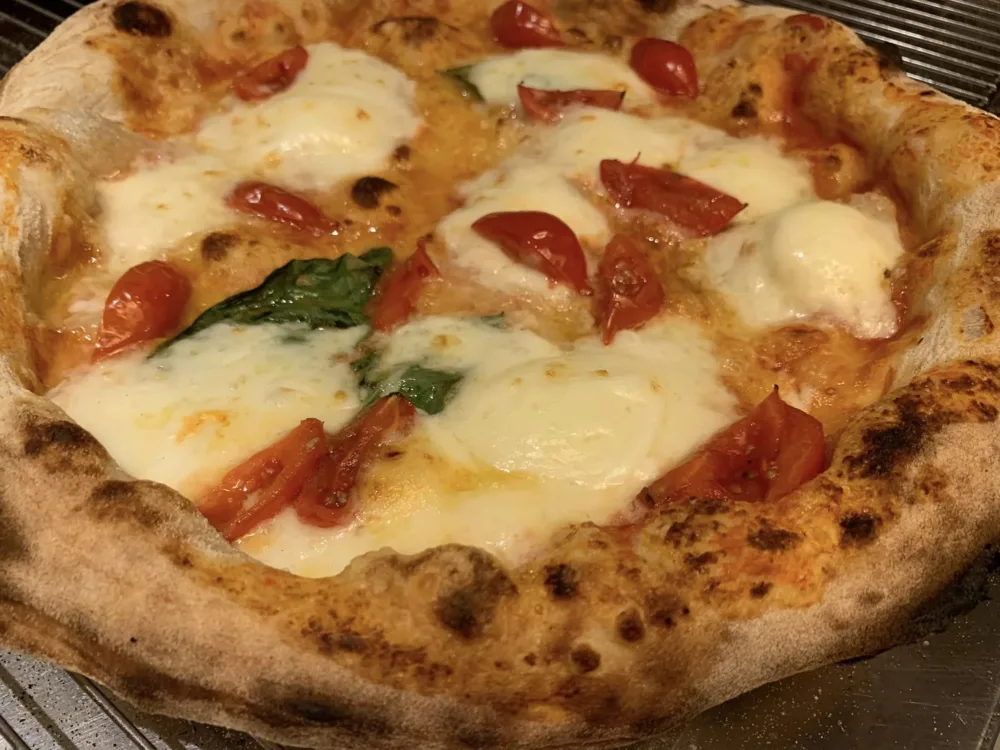 Allegrìo Roma, margherita con bufala