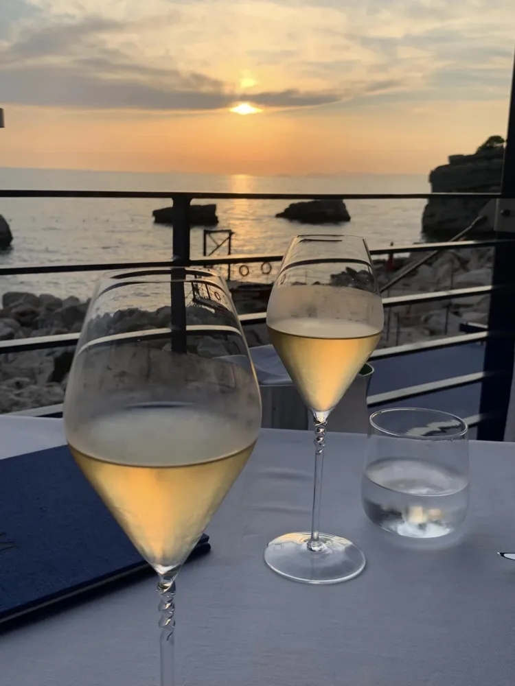 Ristorante Maxi a Capo La Gala, brindisi al tramonto