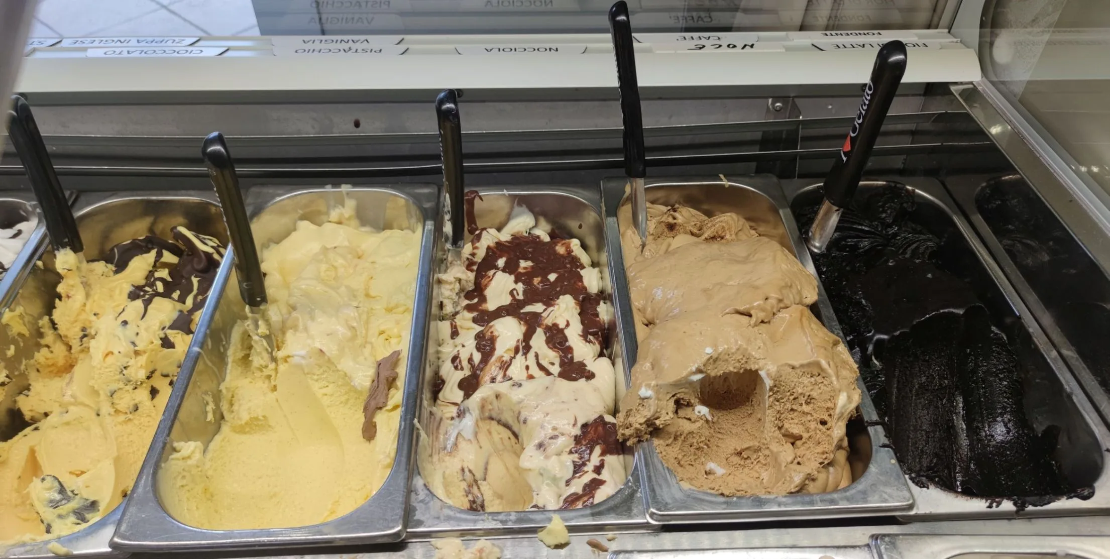 Capani La Gelateria - alcuni gusti alla crema