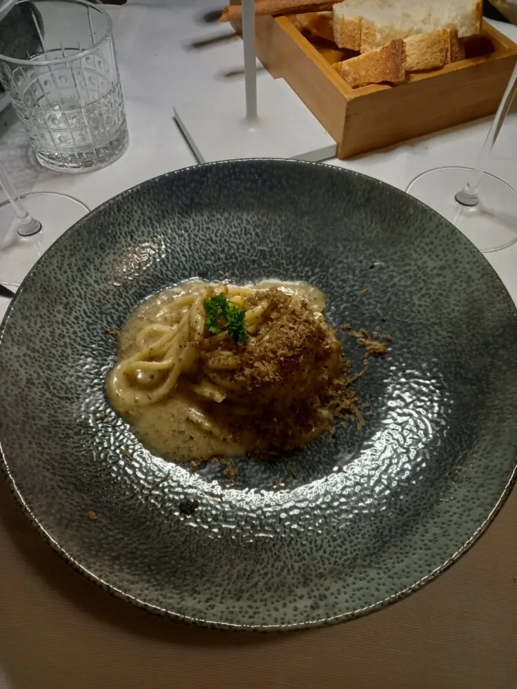 La bettola del gusto - Spaghetti con alici fresche, colatura di cetara, tartufo nero