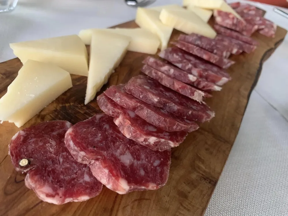 Villa Rosa di Nonna Rosa, soppressata e provolone del monaco