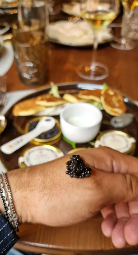 Degustazione sul dorso della mano