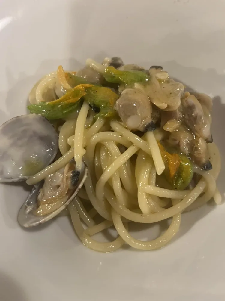 Il riccio - spaghetto a vongole