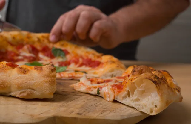 Pizza-Napoletana-fatta-in-casa-di-Davide-Civitiello