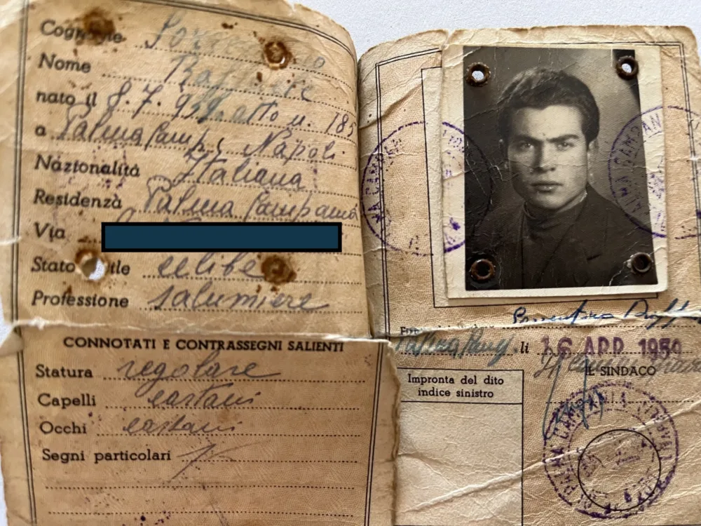 Raffaele Sorrentino - la carta di identità dove dichiarava la sua qualifica a 20 anni