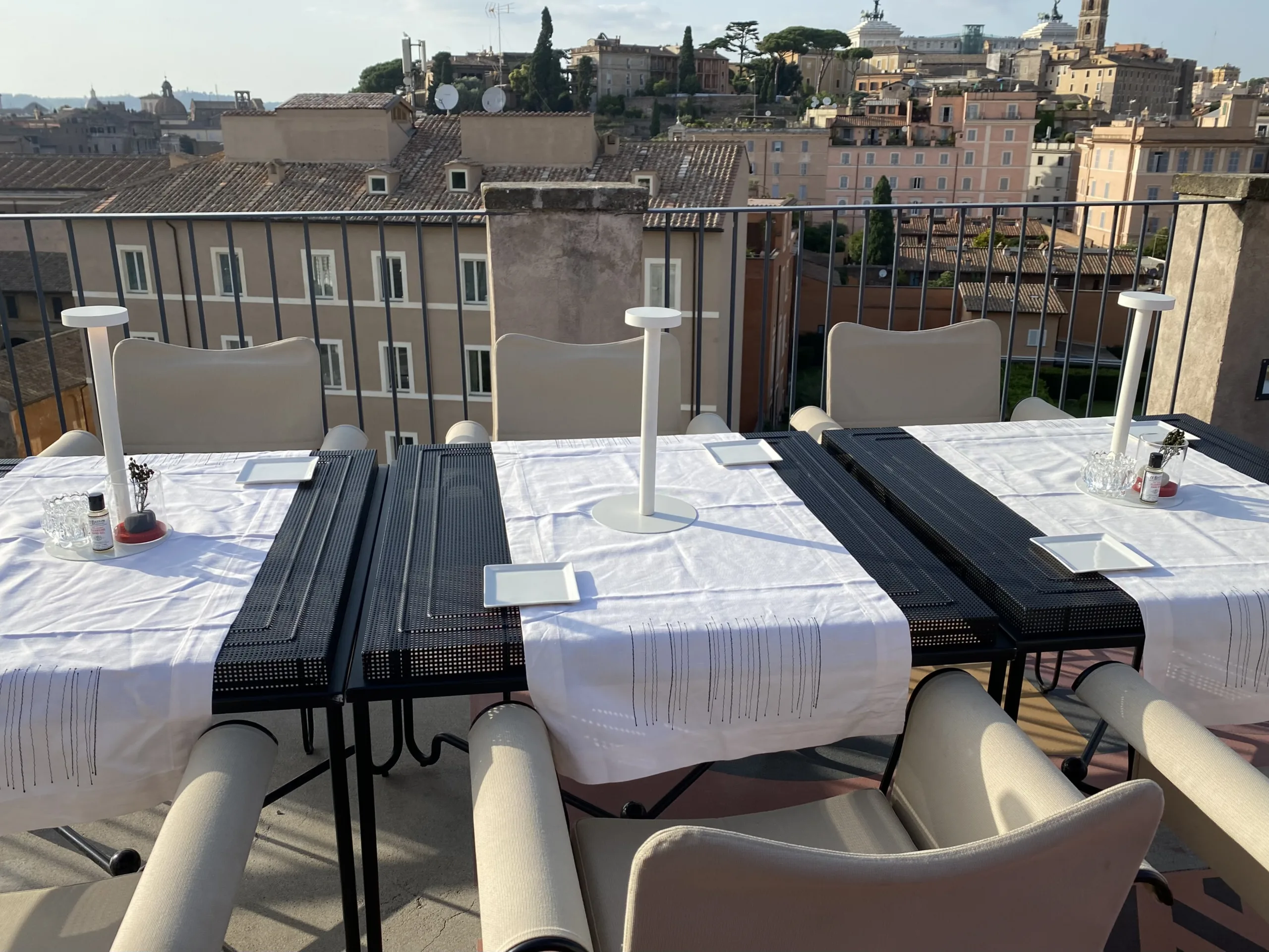 Rhinoceros-Le-Restau-RoofBar