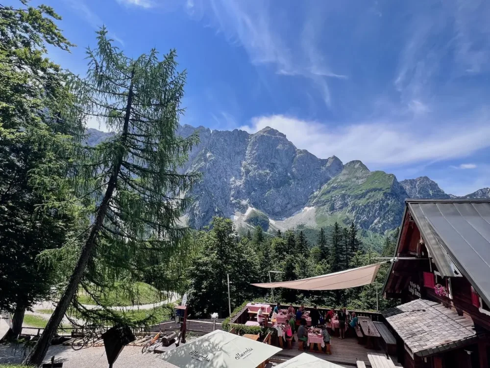 Rifugio Zacchi e panorama