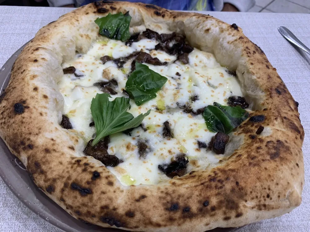 Pizzeria Dai Gemelli, con funghi porcini