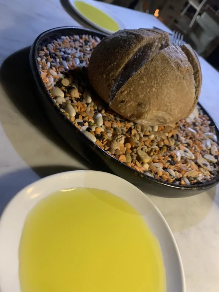 Hydra a Salerno, pane fatto in proprio e olio delle Colline Salernitane