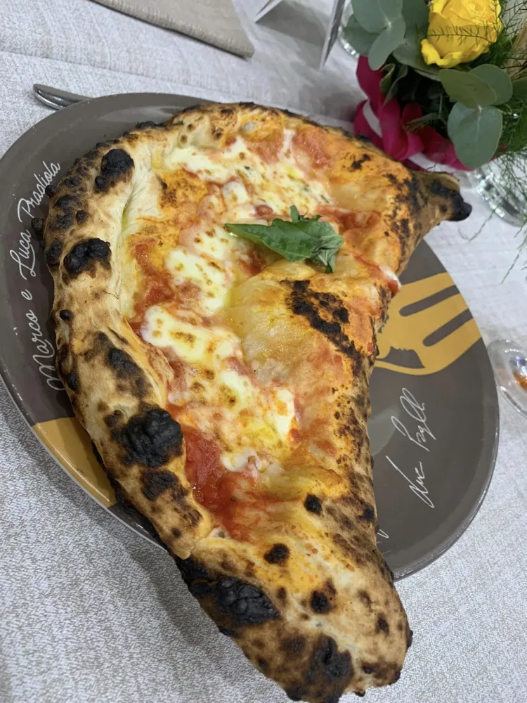 Pizzeria Dai Gemelli, il calzone