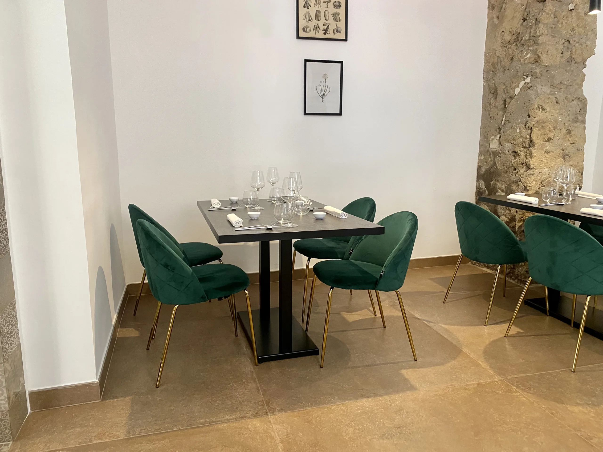 Peculiare-Restaurant