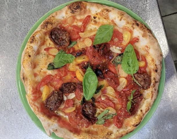 Pizza-Don-Ugo-Pizzeria-Cafasso-dal-1953-a-Fuorigrotta