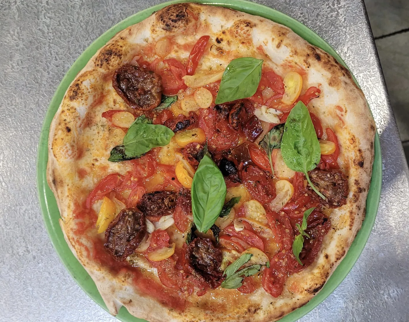 Pizza-Don-Ugo-Pizzeria-Cafasso-dal-1953-a-Fuorigrotta