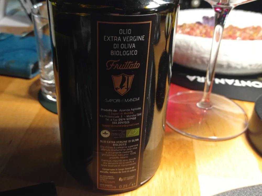 Ritorante La Montanara Bottiglia di olio evo biologio cilentano