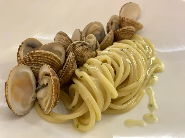 Spaghetti-alle-vongole-veraci-scaled.webp