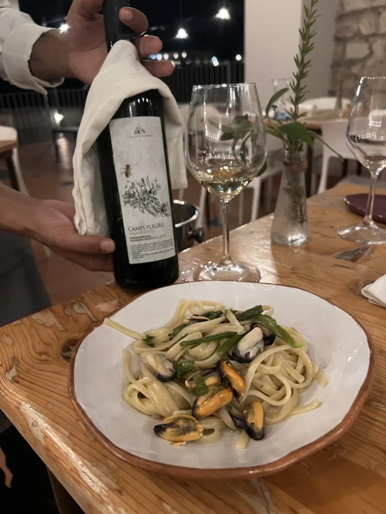 Masseria Sardo Linguine con cozze di Bacoli, peperoncini verdi e limone