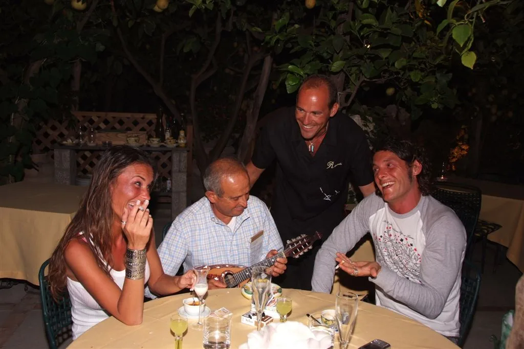 Aldo Montano con Antonella Mosetti al ristorante da Paolino