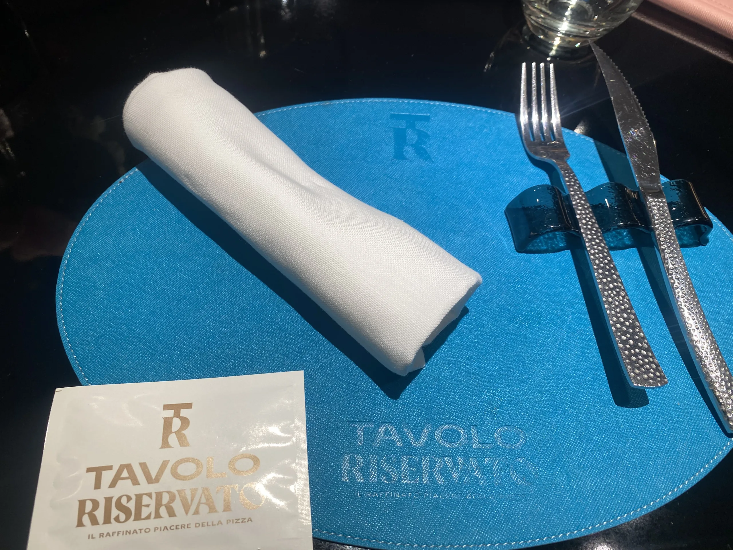 Apparecchiatura-Pizzeria-Tavolo-Riservato