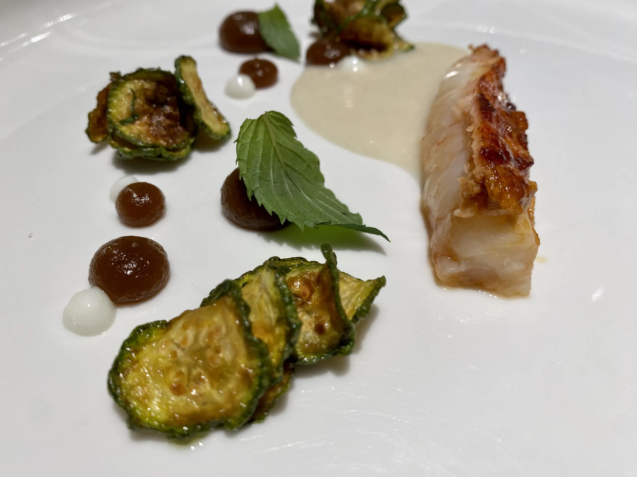 Astice-in-fiore-ajo-blanco-zucchine-yogurt-e-menta