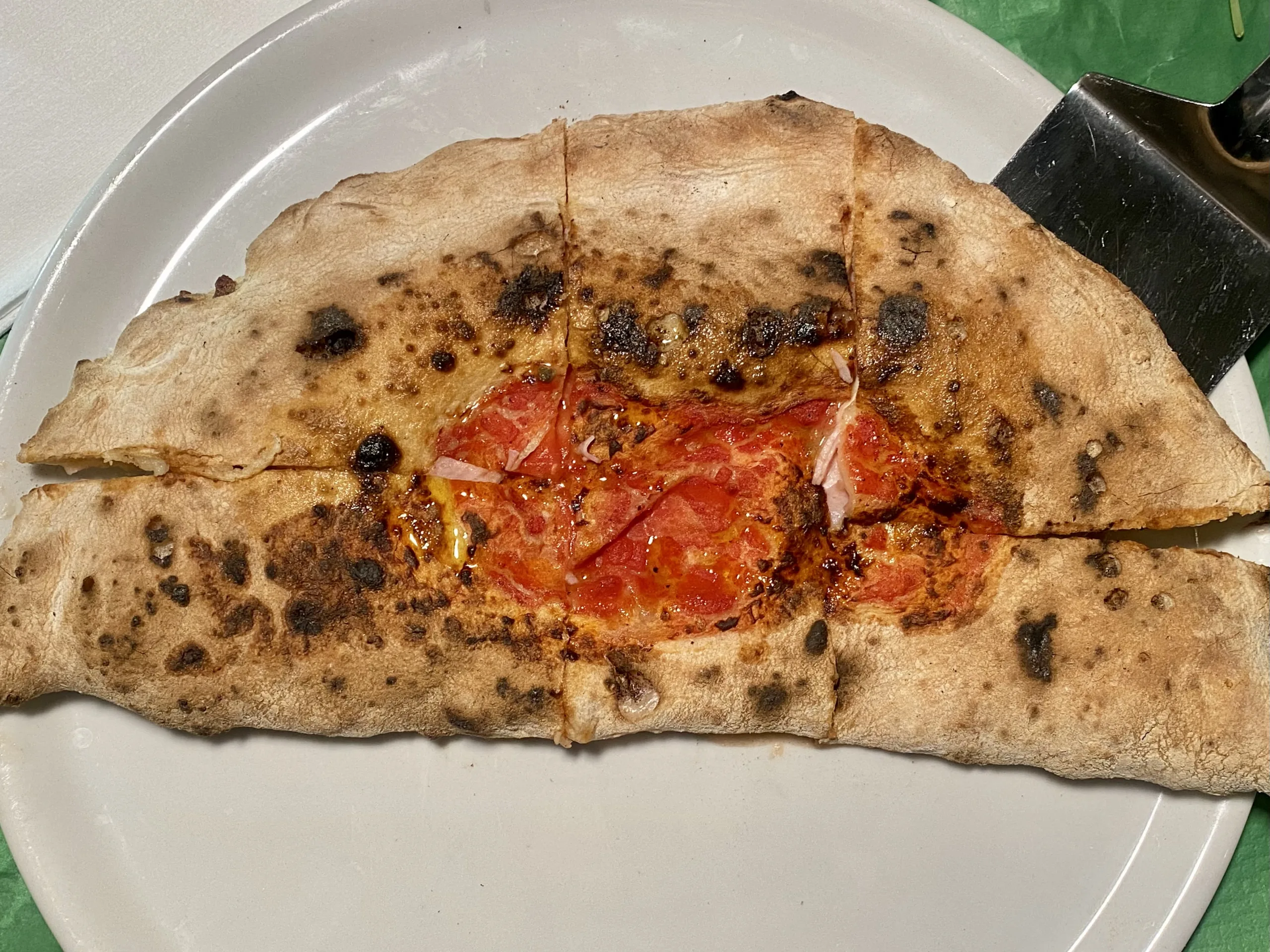 Calzone-prosciutto-cotto-e-mozzarella-di-bufala