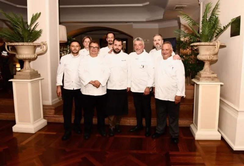 Chef Gramaglia con la Brigata di cucina Odeon