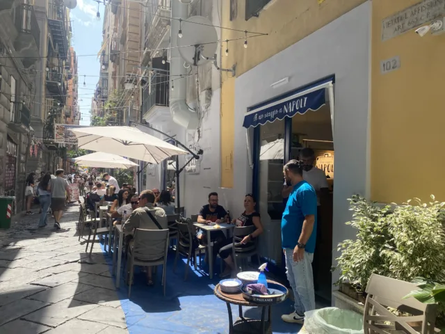 Esterno-Pizzeria-Il-Mio-Viaggio-a-Napoli