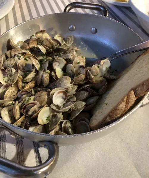 Rosmarino, vongole alla marinara