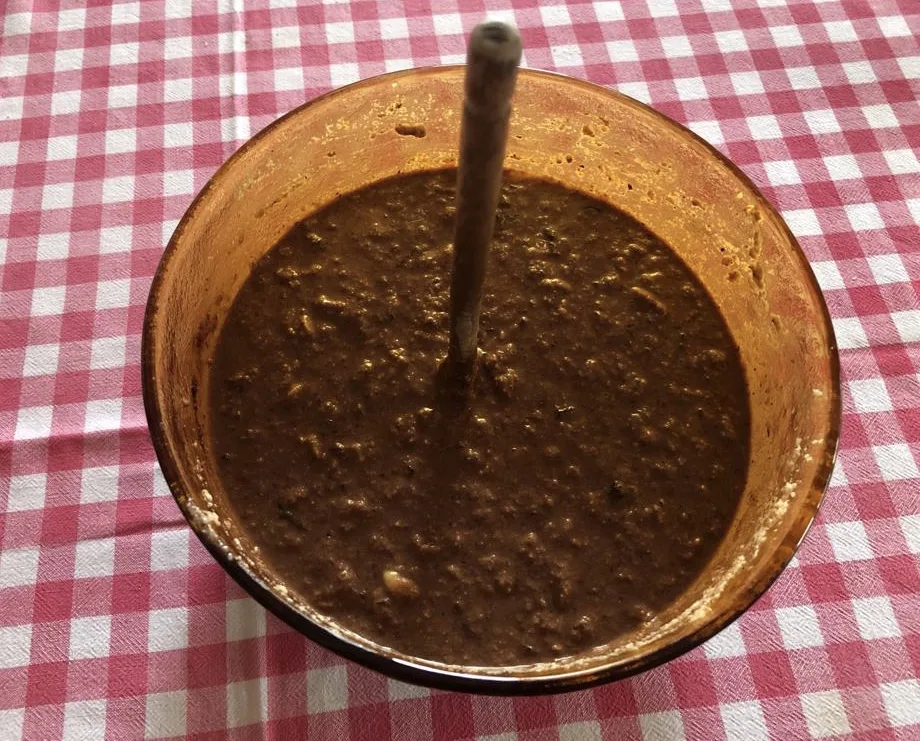 Il cucchiaio di legno nel composto