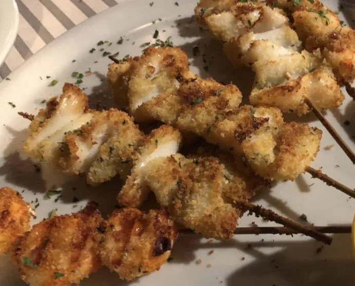 Rosmarino, spiedini di gamberi e calamari