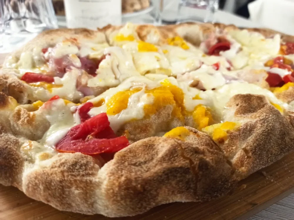 Pizzeria Lady Anna by Guappa - La Pinsa Zuccosa