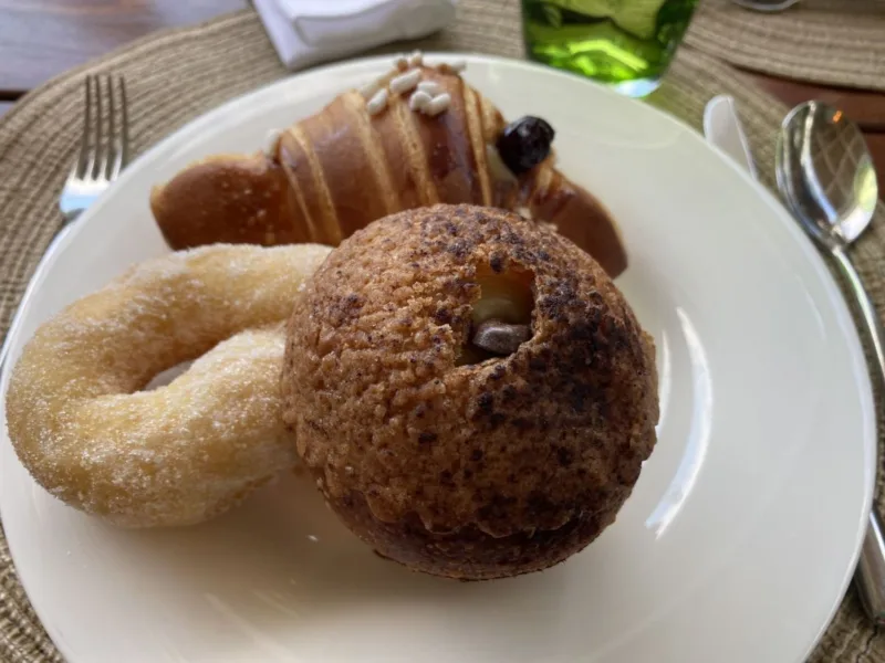 Ristorante il Corbezzolo - graffa, brioche al tiramisó e cornetto all'ischitana