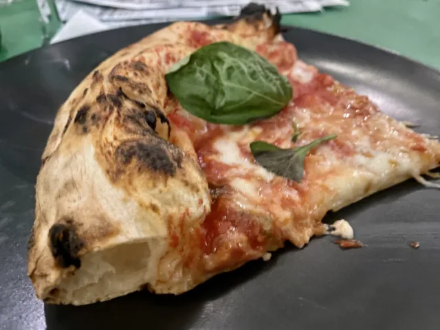 Spicchio-pizza-Margherita