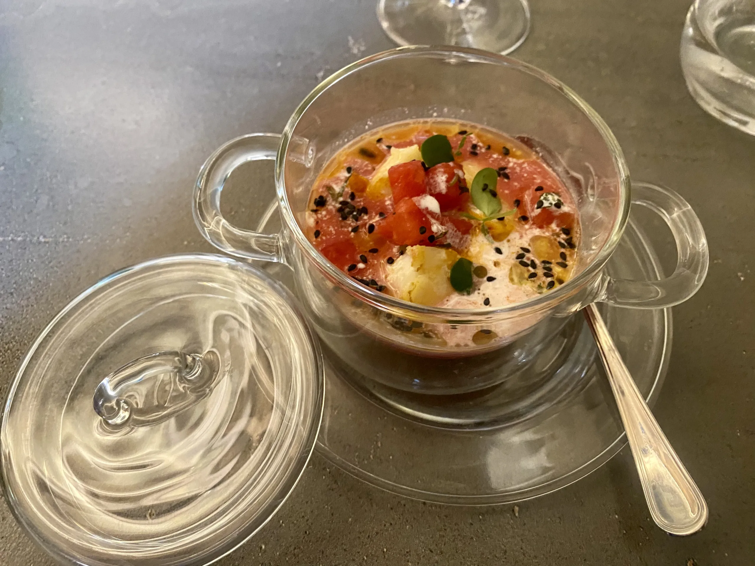 Zuppetta-di-anguria-aragosta-e-panna-acida