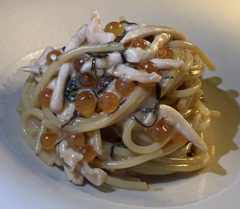 Ineo Restaurant Roma, spaghetti artigianali in ristretto di coniglio, alga nori e caviale di salmone