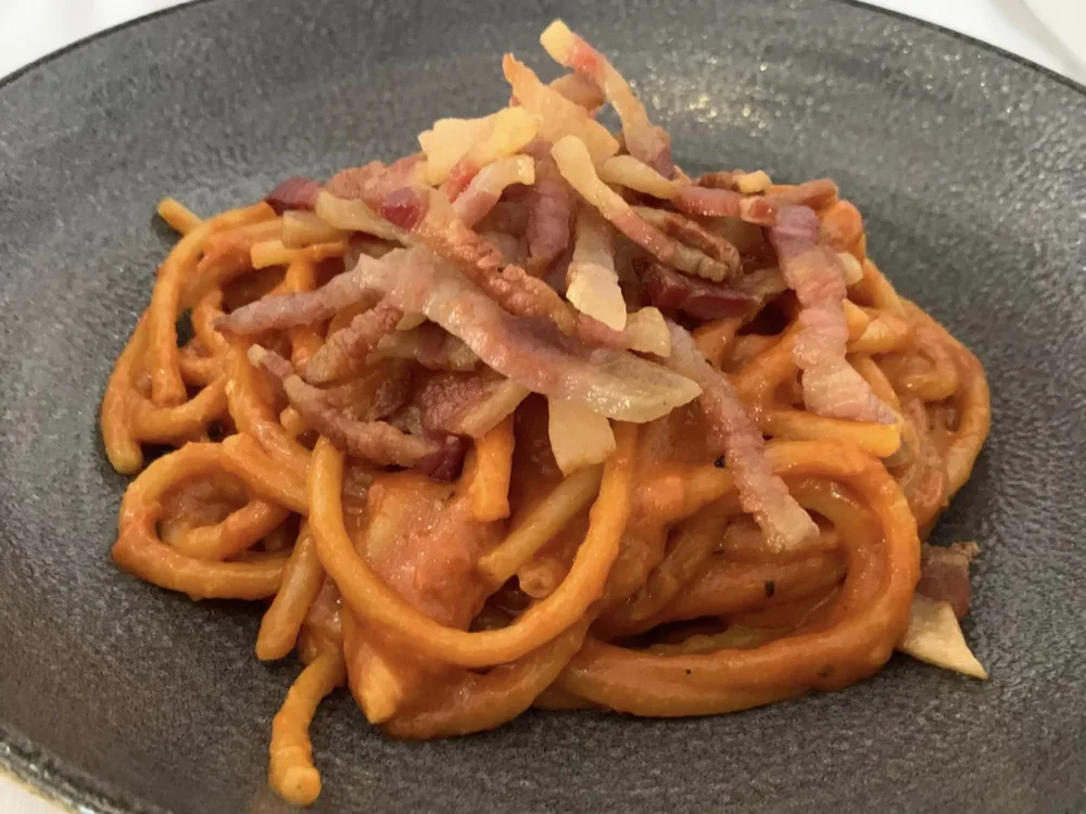 Bianca Trattoria a Roma, bucatini all'amatriciana